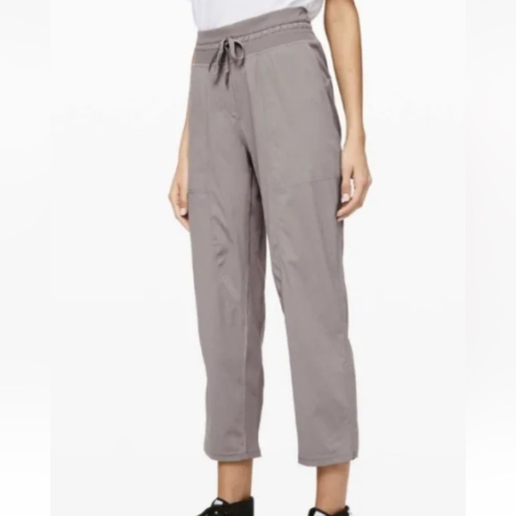 LULULEMON ATHLETICA Half Moon Dance STUDIO CROP PANTS Cinch *No Liner 12 XL - Picture 1 of 9